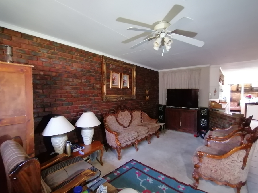 3 Bedroom Property for Sale in Flimieda North West